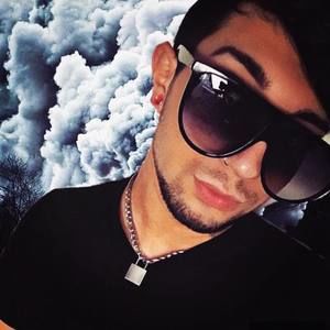 Meet your Posher, Mitchell